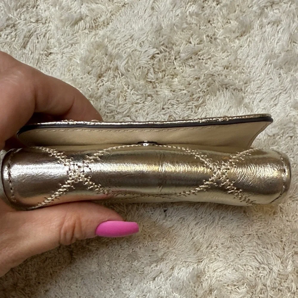 NWT Tory Burch Willa Metallic Gold Quilted Card Case